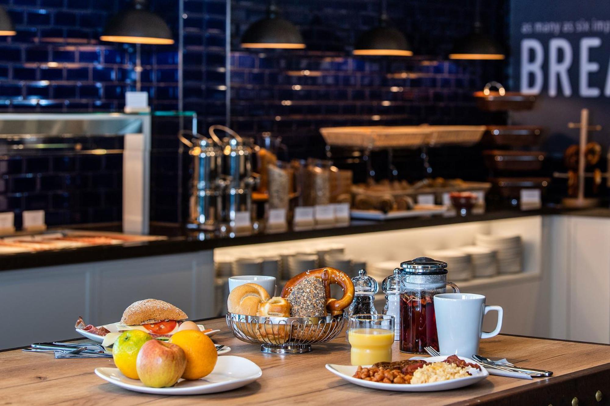 Premier Inn Heidelberg City Centre Bagian luar foto