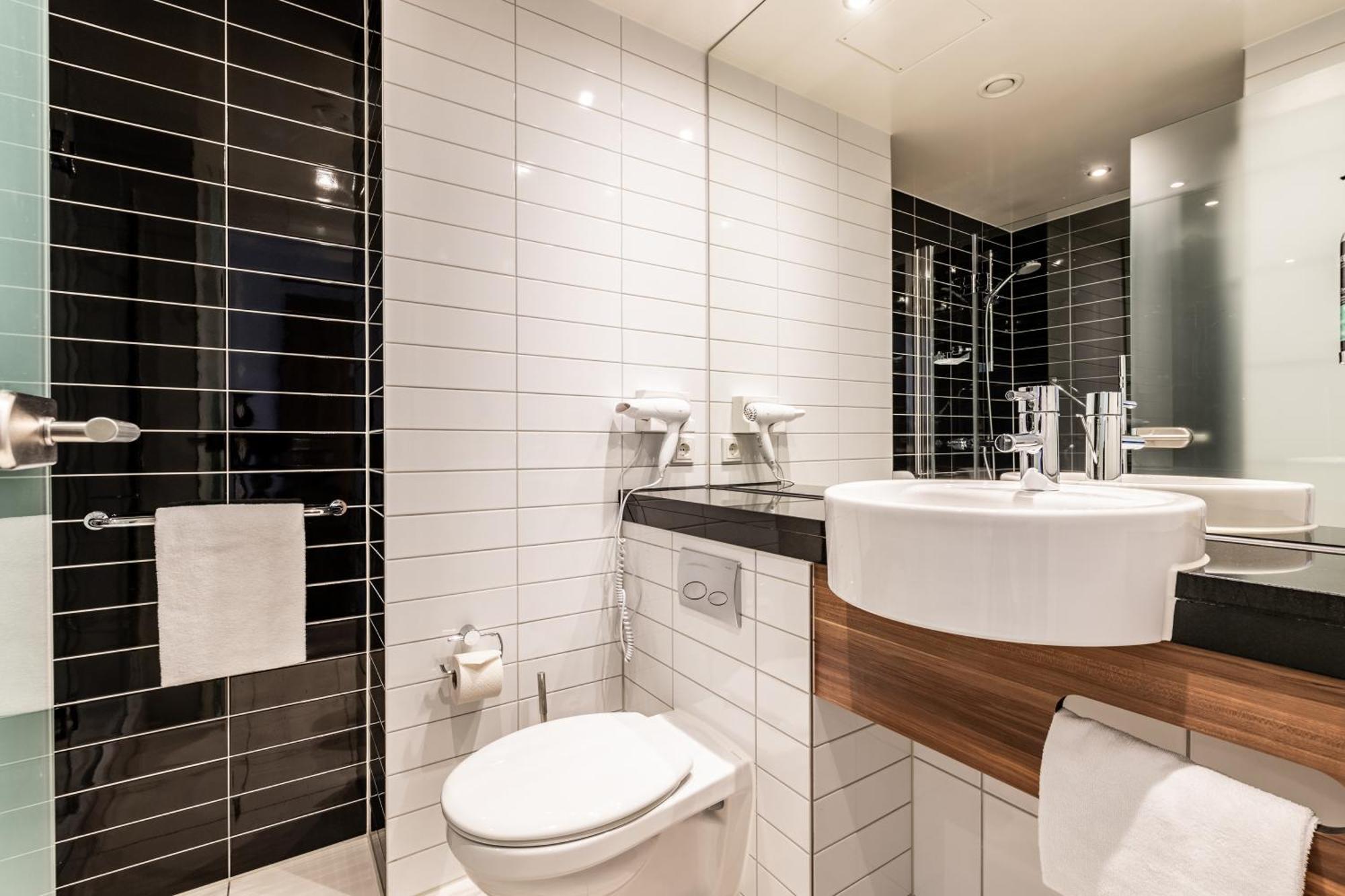 Premier Inn Heidelberg City Centre Bagian luar foto